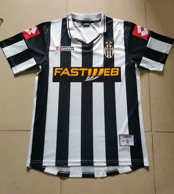 2001-2002 Season Juventus Home Black-White Color Football Shirt