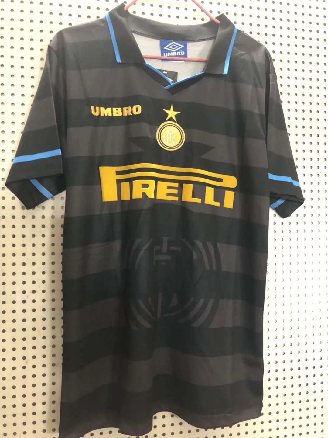 2010-2011 Season Inter Milan Away Black Color Football Shirt Top Thailand Quality Inter Milan Retro Jersey